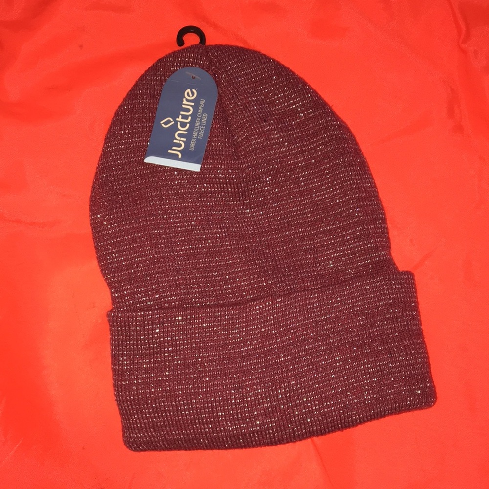 Juncture Fleece lined toboggan cap winter hat NWT Burgundy silver sparkle thread
